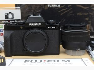 ขาย Fujifilm X-T200 + Lens 15-45mm (สีดำ) สภาพสวยใหม่ อดีตศูนย์ เมนูไทย อุปกรณ์ครบกล่อง   อุปกรณ์และรายละเอียดของสินค้า 1.Body Fujifilm X-T200 (สีดำ) 2.Len